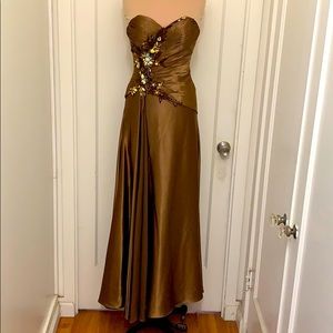🤎 Brown strapless Tony Bowls Gown